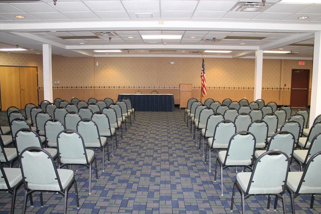 Days Inn & Suites By Wyndham Bridgeport - Clarksburg Dış mekan fotoğraf