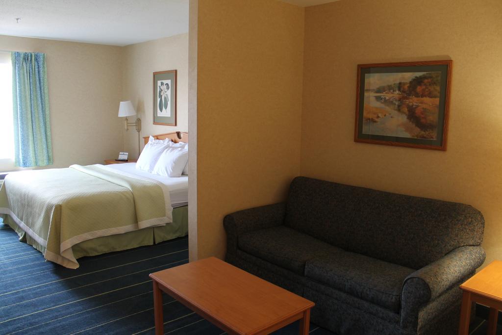 Days Inn & Suites By Wyndham Bridgeport - Clarksburg Oda fotoğraf