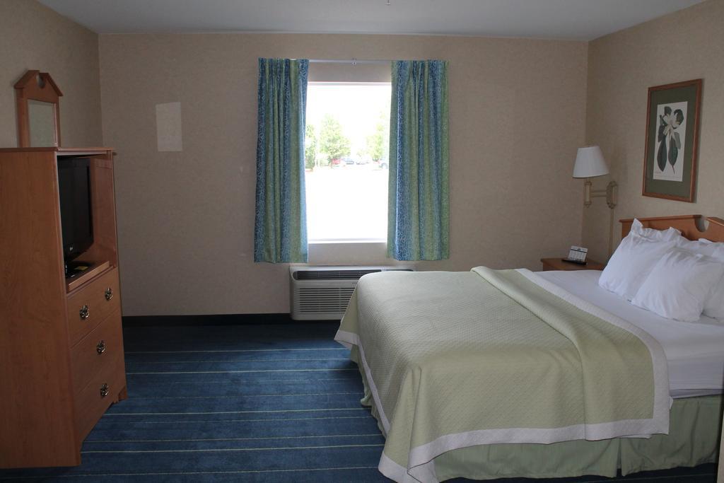 Days Inn & Suites By Wyndham Bridgeport - Clarksburg Oda fotoğraf