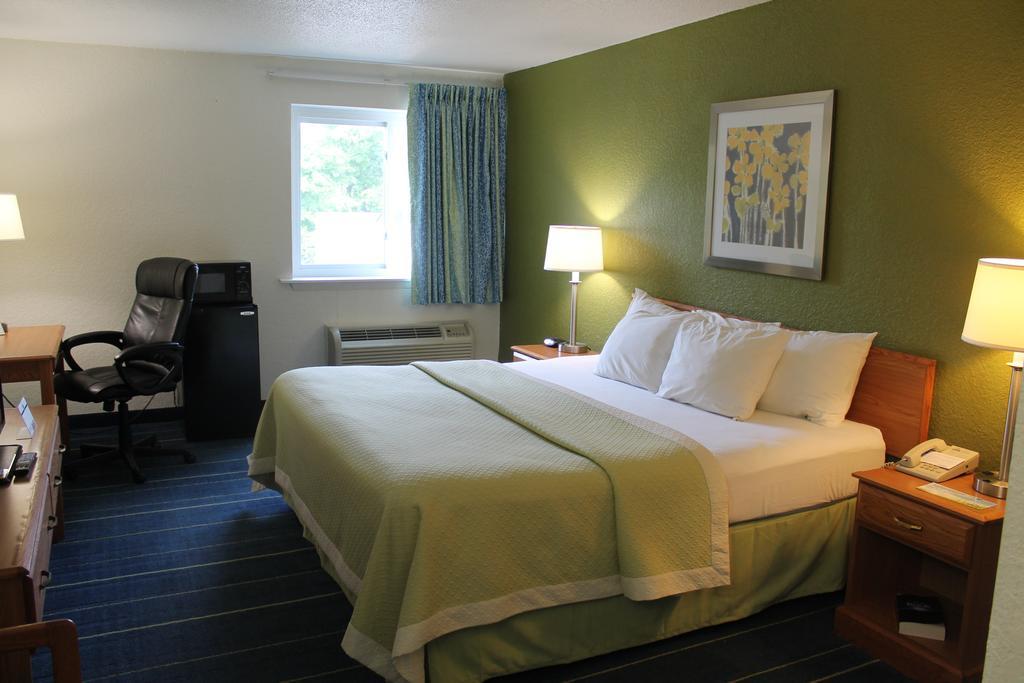 Days Inn & Suites By Wyndham Bridgeport - Clarksburg Oda fotoğraf