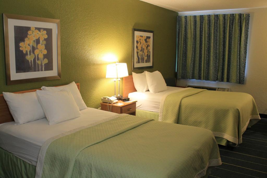 Days Inn & Suites By Wyndham Bridgeport - Clarksburg Oda fotoğraf