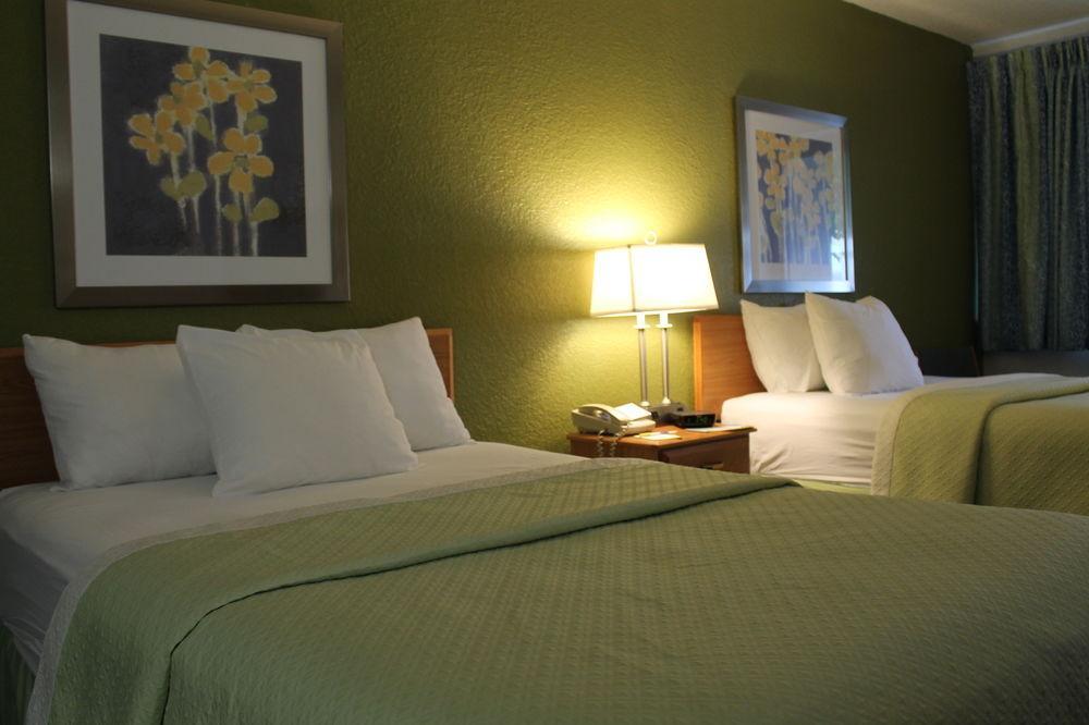 Days Inn & Suites By Wyndham Bridgeport - Clarksburg Dış mekan fotoğraf