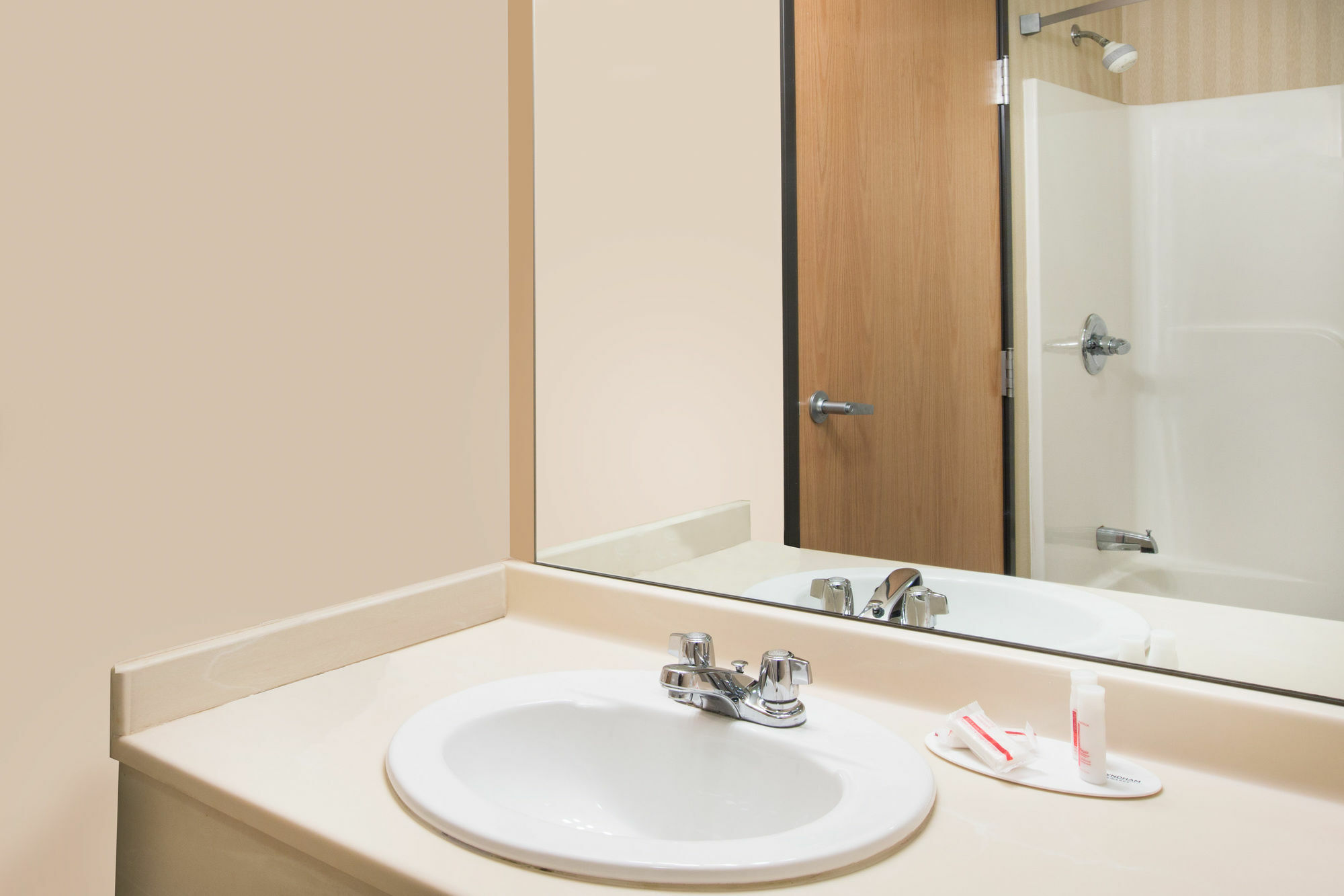 Days Inn & Suites By Wyndham Bridgeport - Clarksburg Dış mekan fotoğraf