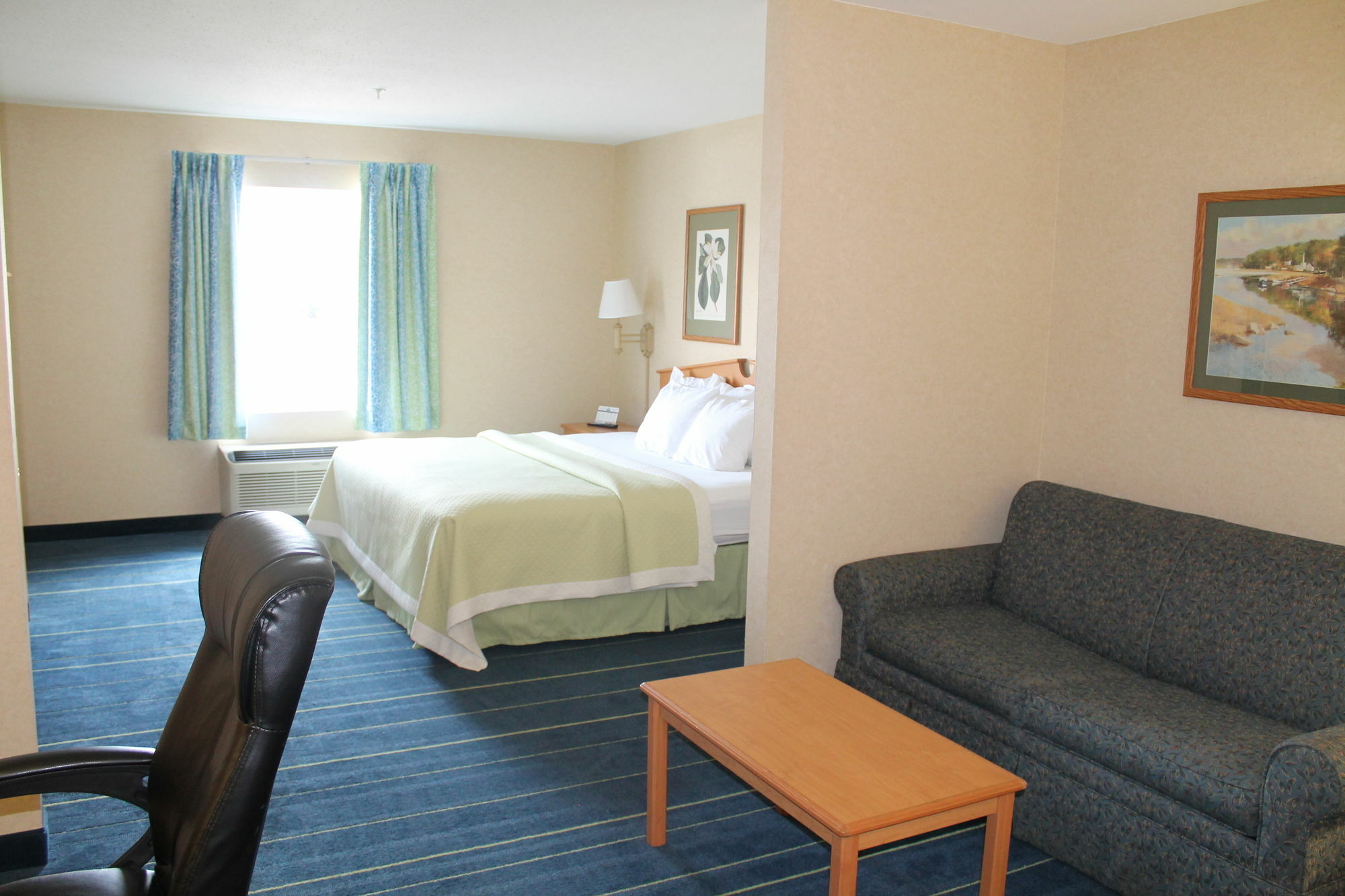 Days Inn & Suites By Wyndham Bridgeport - Clarksburg Dış mekan fotoğraf