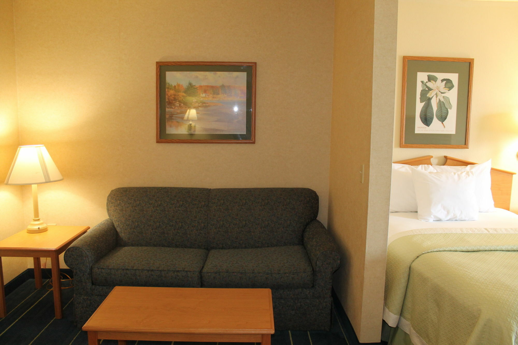 Days Inn & Suites By Wyndham Bridgeport - Clarksburg Dış mekan fotoğraf